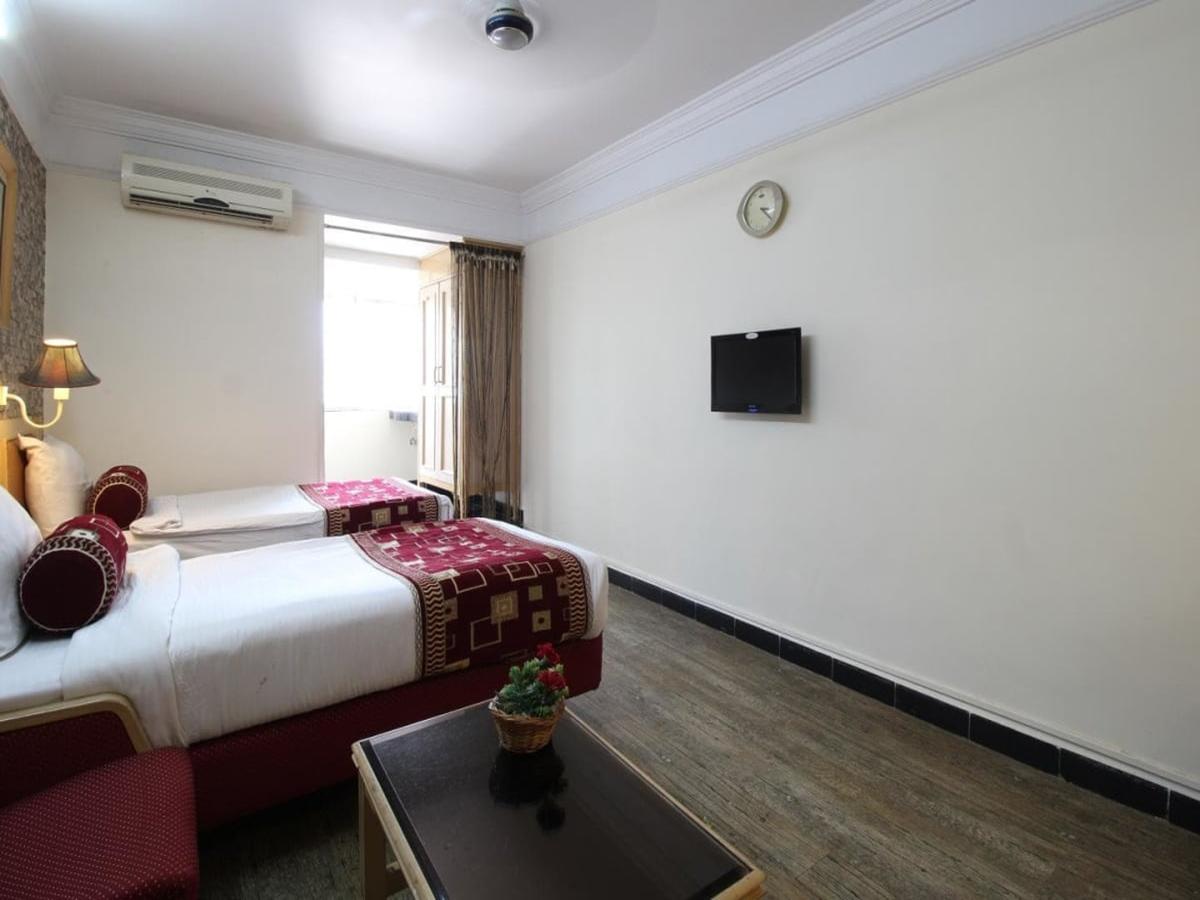 Hotel Sovereign Daman Exterior photo