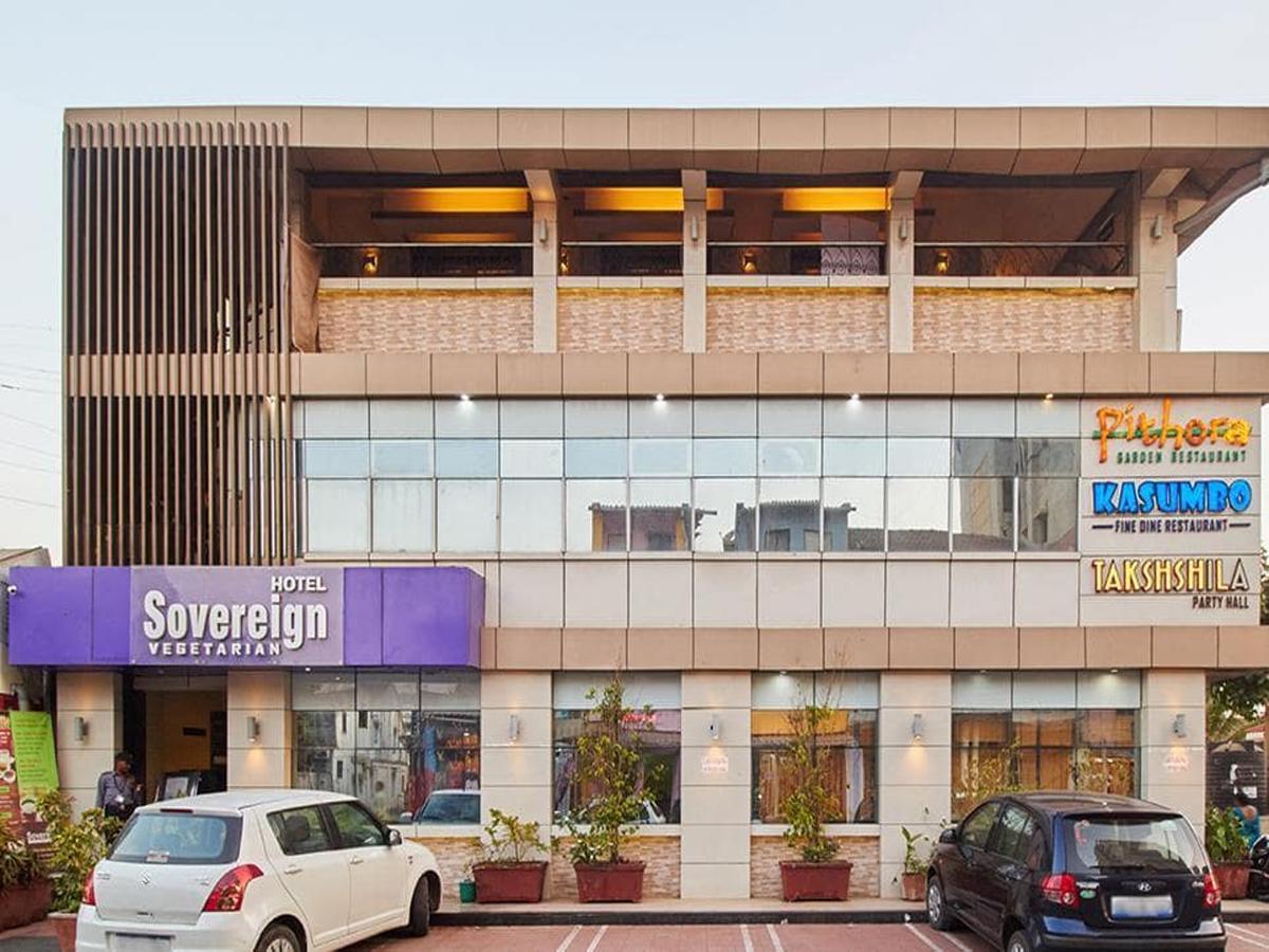 Hotel Sovereign Daman Exterior photo